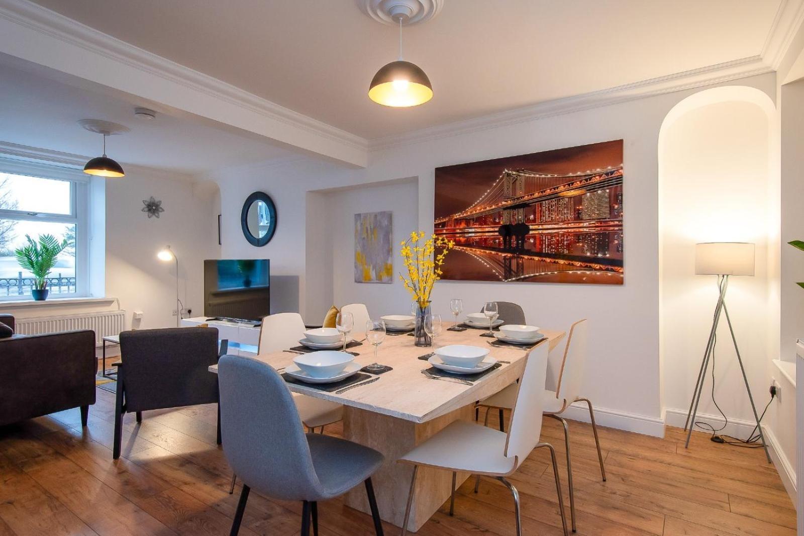 Casa One Hundred - A Beautiful 4 Bed House On The Beach Front 斯旺西 外观 照片